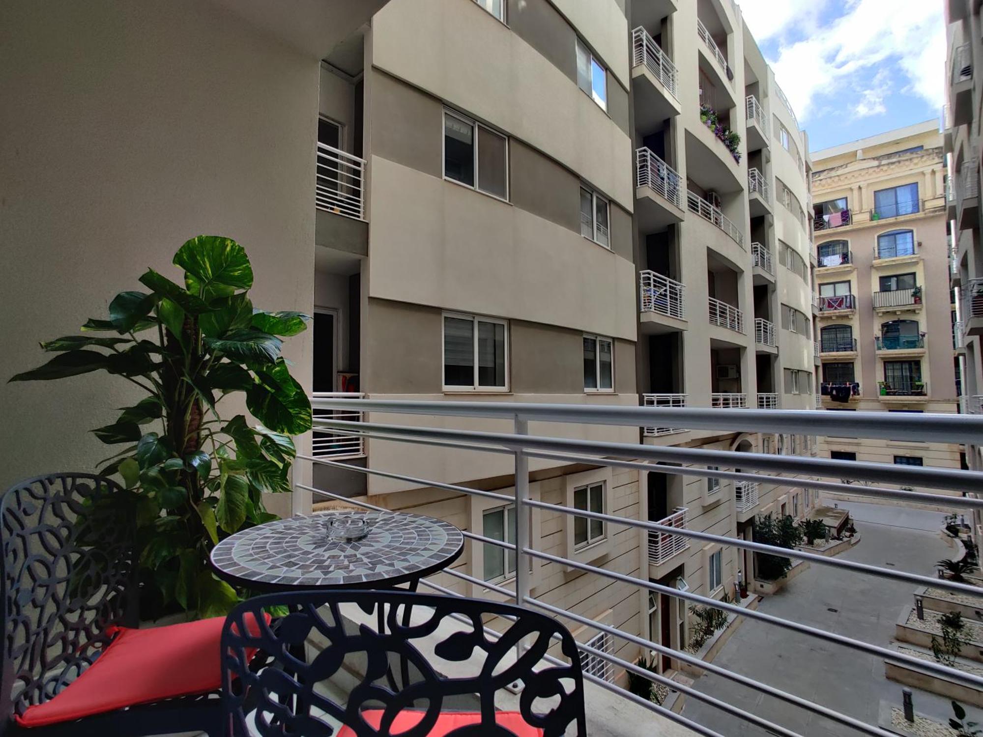 Depiro Point Deluxe - Modern, Designer Apartment 2 Minutes Away From Popular Sliema Seafront Екстериор снимка