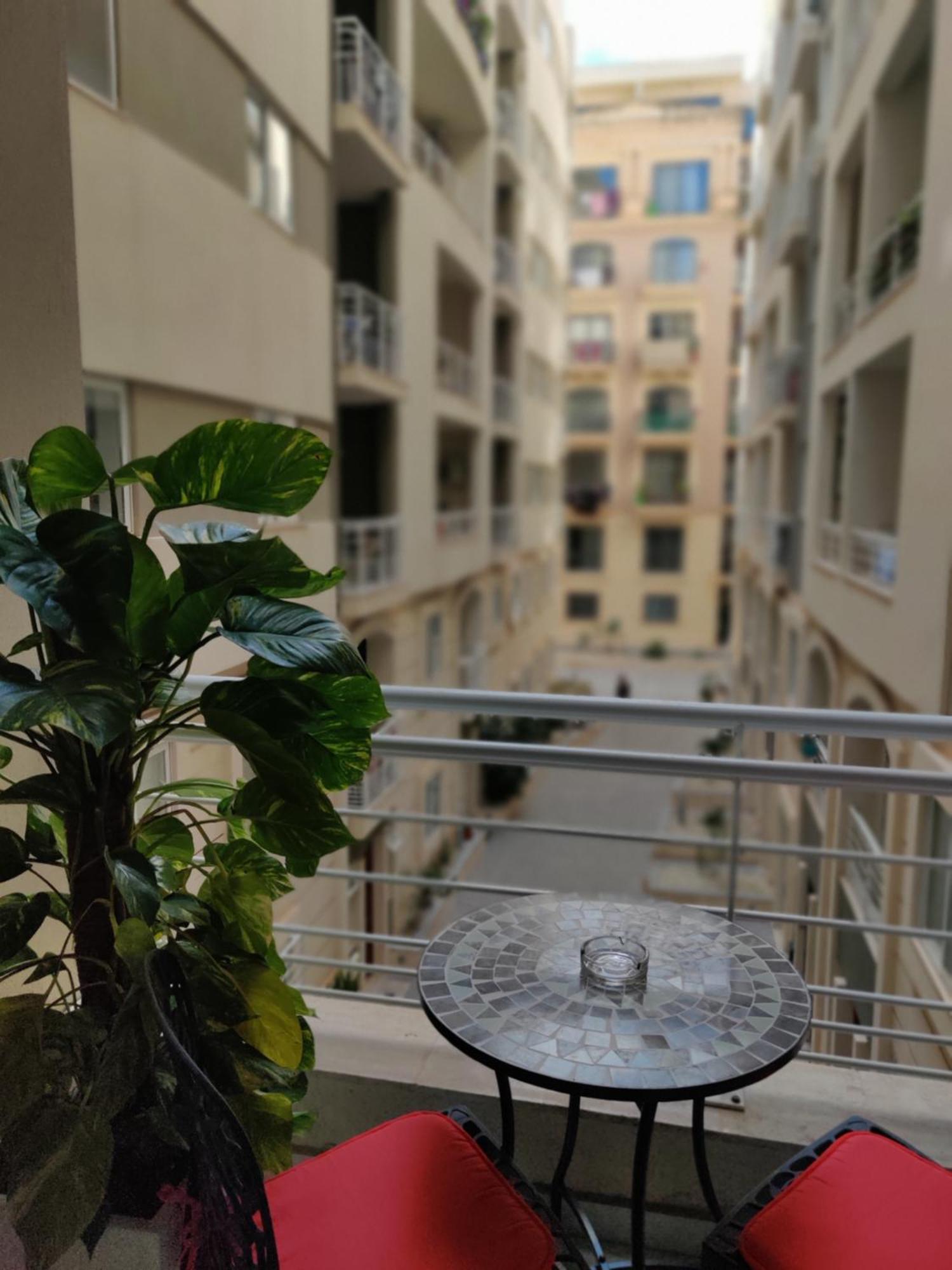 Depiro Point Deluxe - Modern, Designer Apartment 2 Minutes Away From Popular Sliema Seafront Екстериор снимка