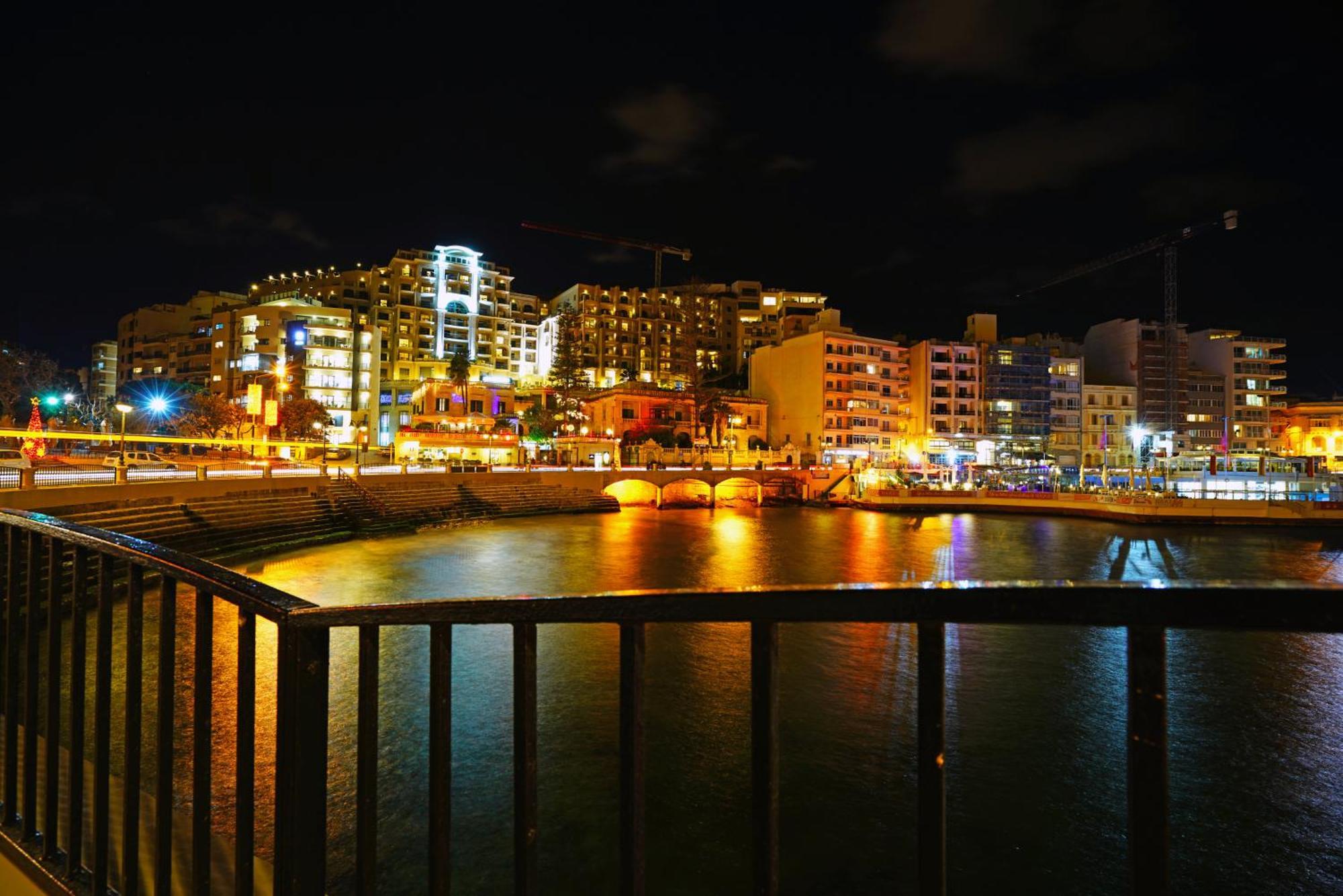 Depiro Point Deluxe - Modern, Designer Apartment 2 Minutes Away From Popular Sliema Seafront Екстериор снимка
